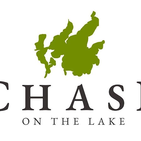 Chase On The Lake Walker Bagian luar foto